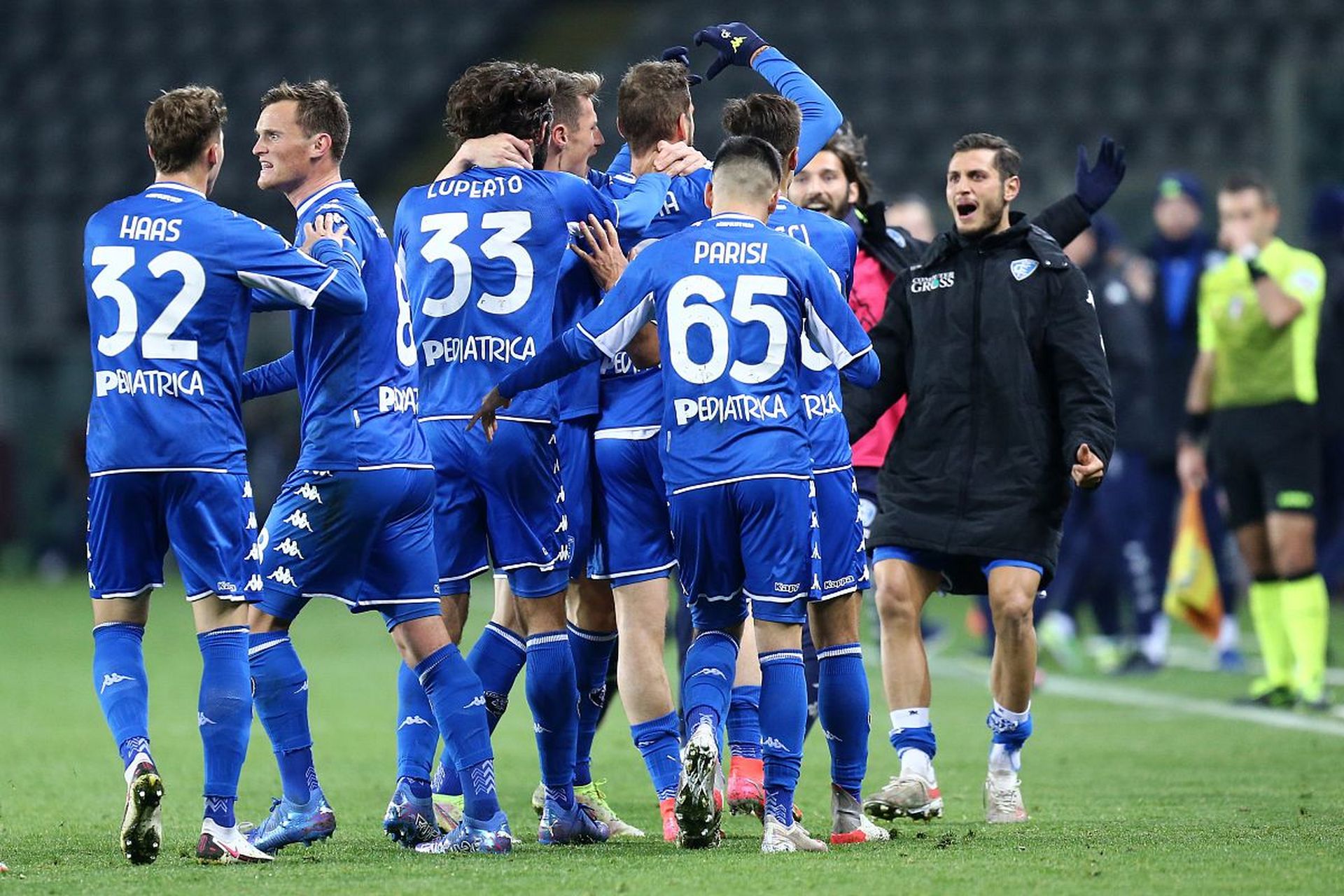 续约老将莫 续约老将莫